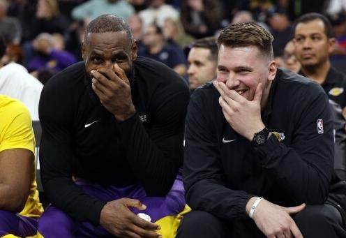 yl23455永利-有了新欢忘旧爱？詹姆斯：虽失浓眉 但得卢卡魔术师