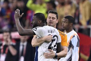 前裁判：吕迪格禁赛太少&amp;卡瓦哈尔骂人不罚是双标 委员会就是笑话