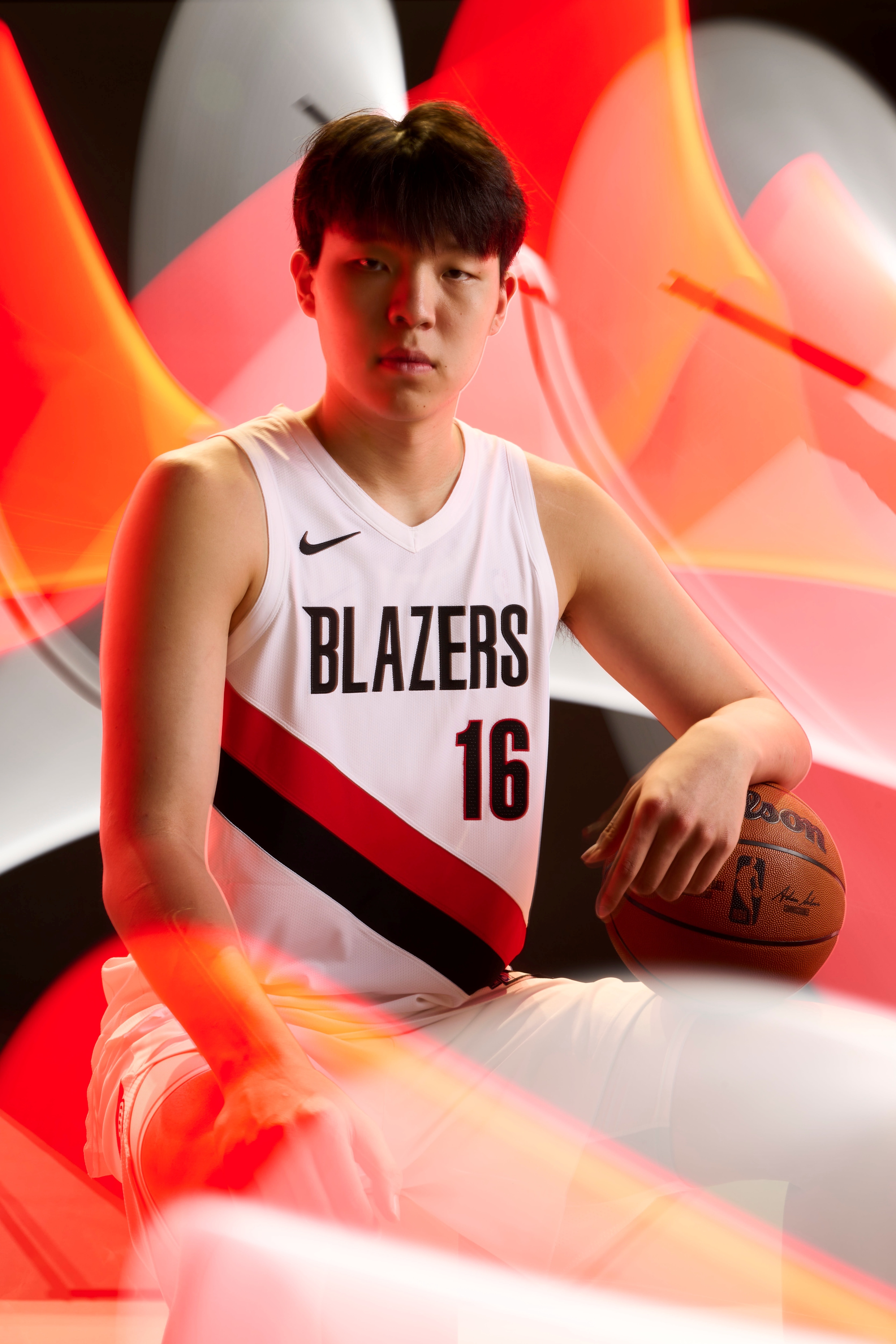 yl23455永利-拓记：杨瀚森的篮板保护、犯规控制、选位判断、身体对抗还需打磨