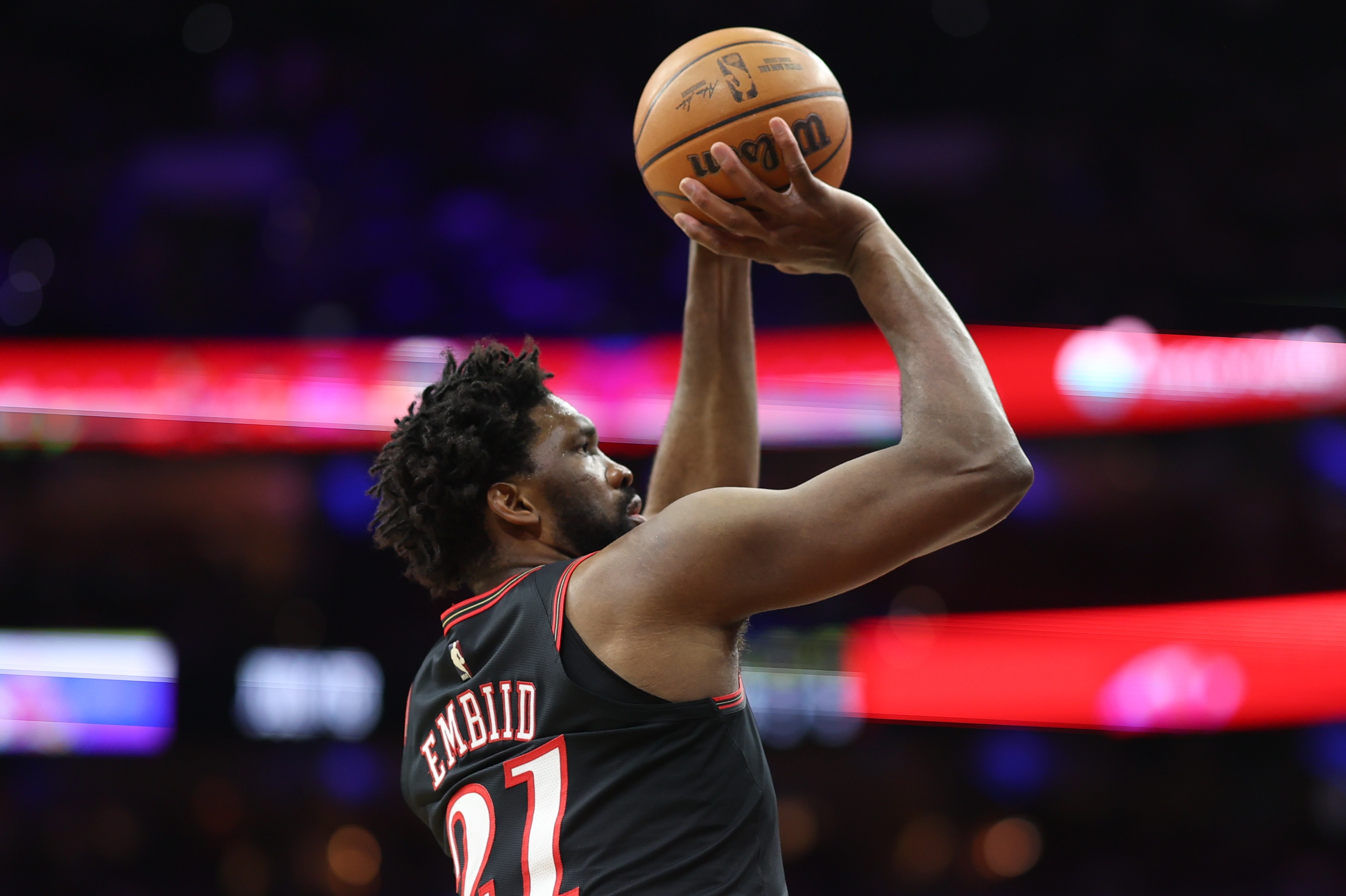 yl23455永利-大帝回来了!恩比德本月5次砍下30+ 此前三个月合计仅3次